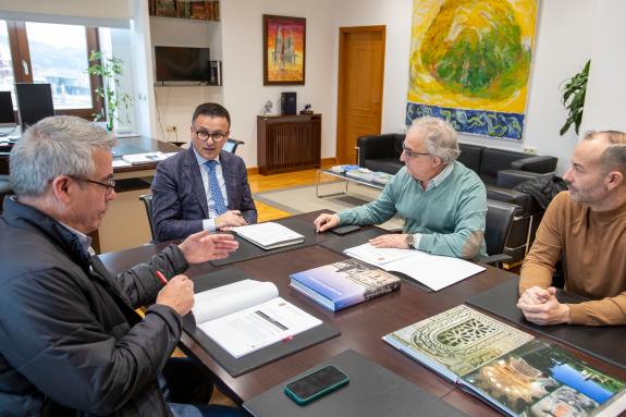 Imaxe da nova:A Xunta e o Concello de Muíños afondan na colaboración en materia de prevención de incendios forestais