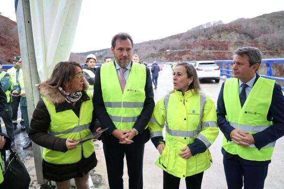 Imaxe da nova:A Xunta lembra que o 80% da autovía A-6 continúa pechada ao tráfico en Pedrafita e demanda a máxima dilixencia para completar a súa...