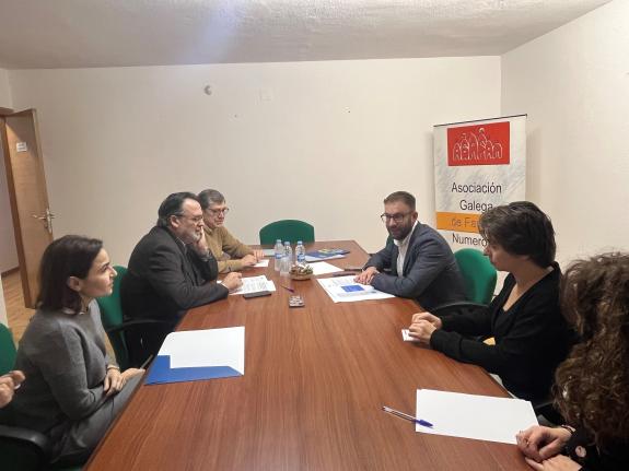 Imaxe da nova:Trenor informa aos representantes das familias numerosas que as axudas ao alugueiro convocaranse por 20 M€ e poderán solicitarse a ...