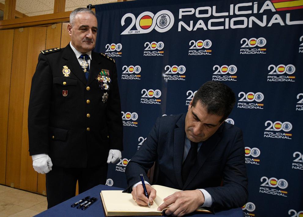 Imaxe 2 de 2 asociada á nova