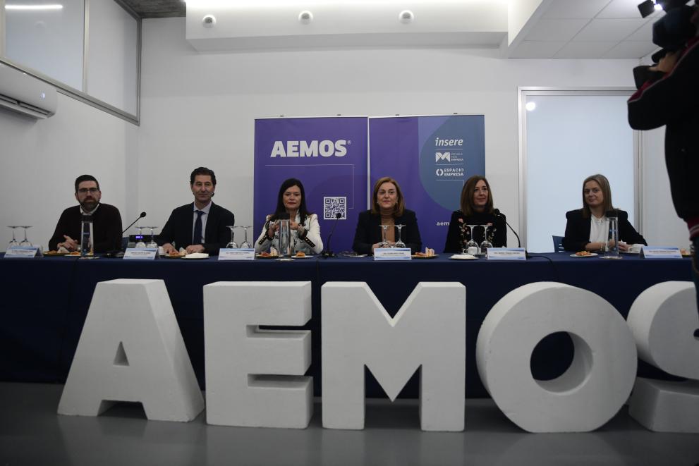 Imaxe 1 de 2 asociada á nova