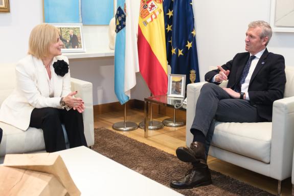 Imagen de la noticia:Rueda se reúne con la presidenta de la FEMP para abordar cuestiones de interés para el municipalismo