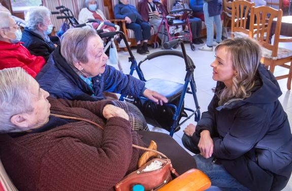 Imaxe da nova:Fabiola García considera que la atención a las personas mayores es uno de los pilares del Estado de Bienestar