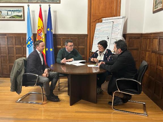 Imaxe da nova:La Xunta aborda con el ayuntamiento de Ribadeo la mejora de la atención a las personas mayores del municipio