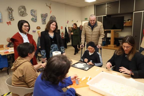 Imaxe da nova:A Xunta aplaude o labor que realiza Íntegro nos seus centros de día, ocupacional e de emprego