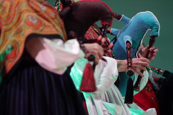 Imaxe da nova:Emigración incrementa as axudas destinadas a obras e adquisición de equipamentos para as entidades galegas do exterior ata chegar a...