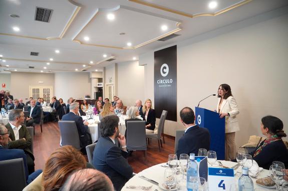 Imagen de la noticia:Lorenzana compromete el trabajo de la Xunta para seguir incrementando el peso de la industria en el PIB de Galicia