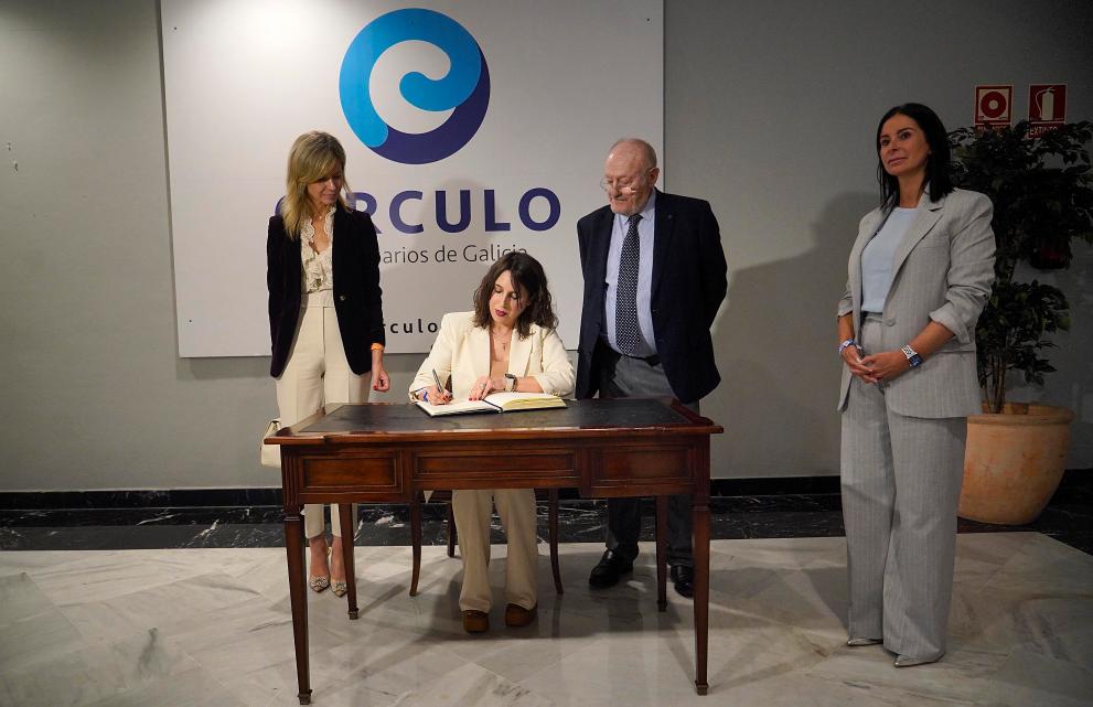 Imaxe 3 de 3 asociada á nova