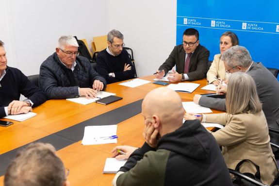 Imaxe da nova:A Xunta ponse á disposición dos transportistas, agricultores e gandeiros galegos e reclama a intervención do goberno de España en d...