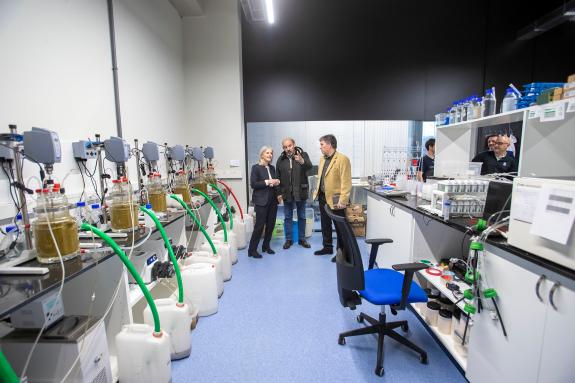 Imaxe da nova:La Xunta pone el Polo de la Sionlla como ejemplo del compromiso de Galicia con el sector biotecnológico