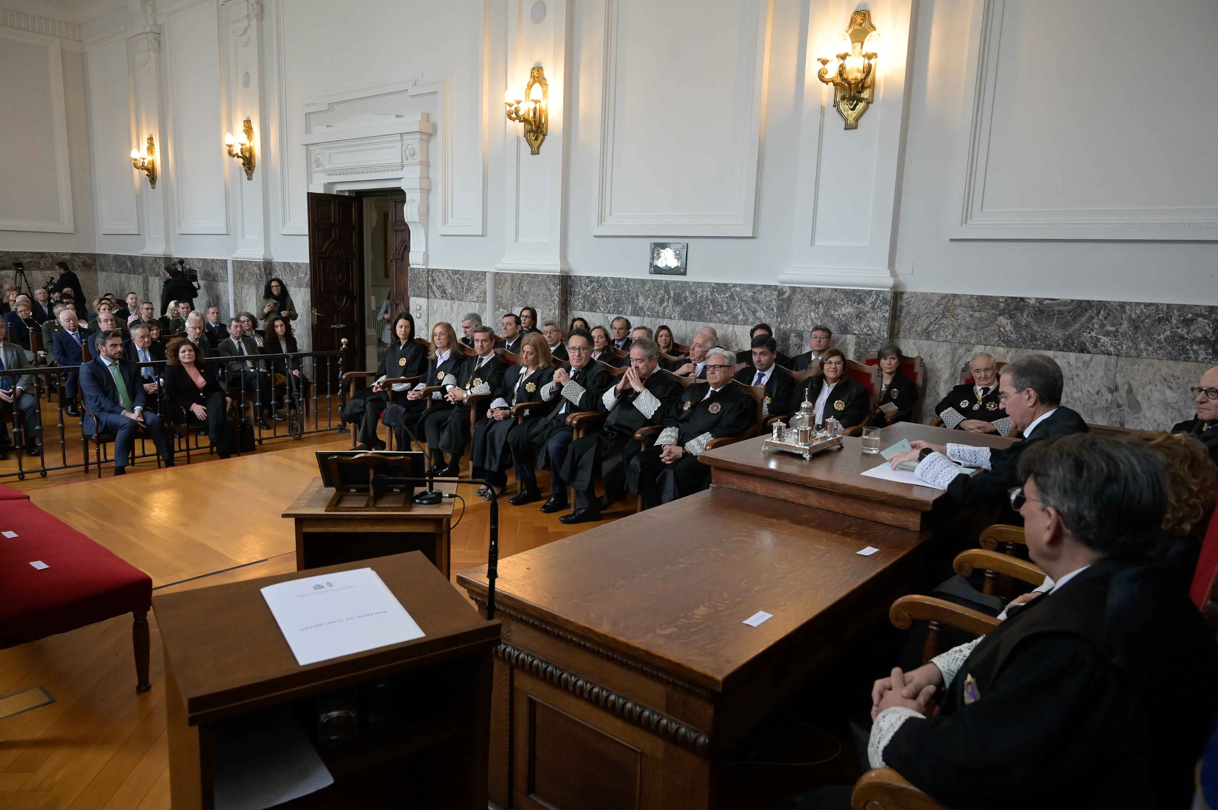 Diego Calvo asiste ao acto de xura ou promesa da 72ª promoción da carreira xudicial