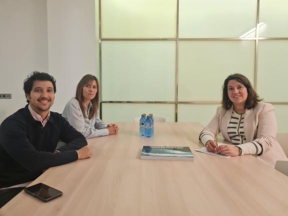 Imaxe da nova:A Xunta colabora co campionato Pantin Classic para garantir un surf adaptado ás persoas con discapacidade