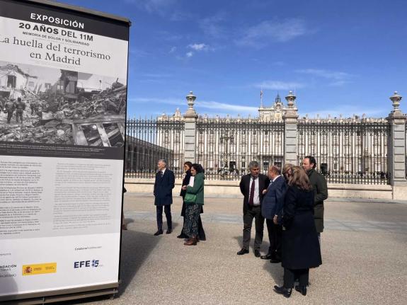 Imaxe da nova: O director da Casa de Galicia en Madrid participou na inauguración dunha exposición en recordo dos atentados do 11M