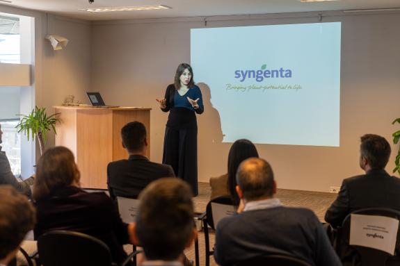 Imagen de la noticia:Lorenzana califica Syngenta como una empresa motor y referente de la biotecnología gallega