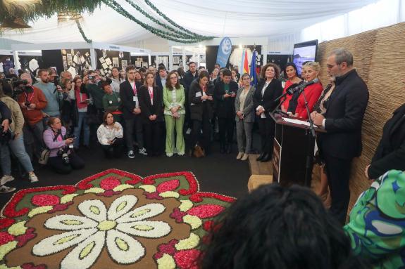 Imaxe da nova:A Xunta destaca o papel da Mostra do Encaixe como exemplo de actualización dos oficios artesanais tradicionais