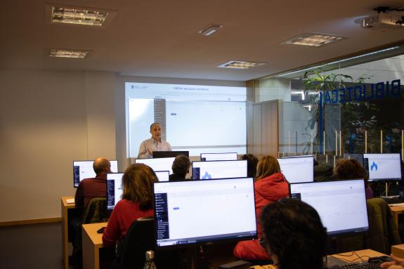 Imaxe da nova:A Xunta organiza un curso sobre o funcionamento de aplicacións web empregadas no servizo de prevención e defensa contra os incendio...