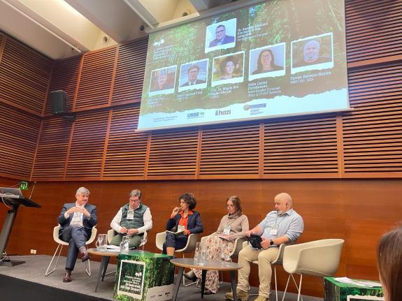 Imagen de la noticia:La Xunta pone en valor su apuesta por un monte diverso, multifuncional y productivo mediante la gestión forestal activa en u...