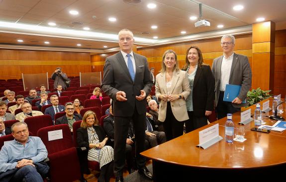 Imagen de la noticia:Ethel Vázquez destaca que el retraso de los trenes AVRIL supone para Vigo 20.000 plazas menos a la semana, 70.000€ más al dí...