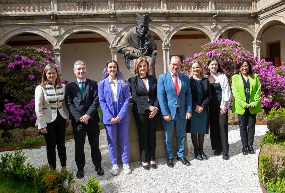 Imagen de la noticia:Rivo compromete trabajo ingente contra la violencia de género en la entrega de los IV Premios Valedora del Pueblo en materia...