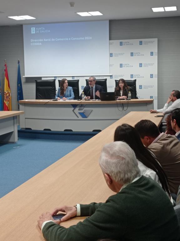 Imaxe da nova:A Xunta implica as asociacións de comerciantes no impulso da innovación do sector