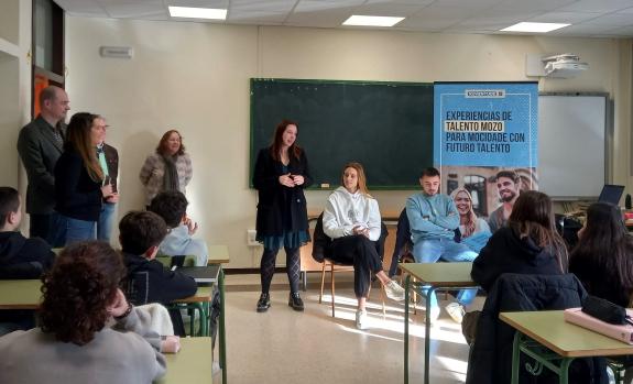 Imaxe da nova:A Xunta dá a coñecer a alumnado do IES Ánxel Fole experiencias de éxito co programa Talento Mozo