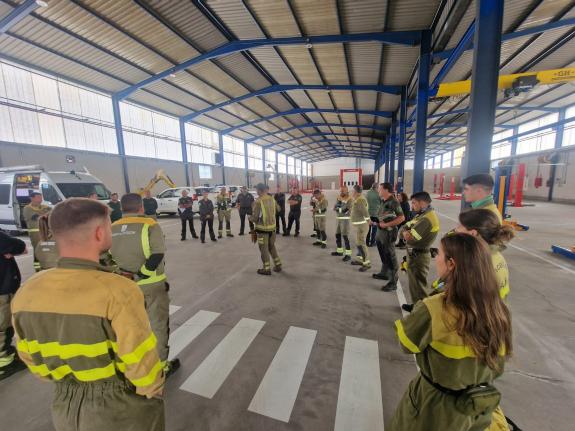 Imaxe da nova:A Xunta reafirma a súa aposta pola formación continua cunhas xornadas sobre as novas ferramentas empregadas na extinción de incendi...