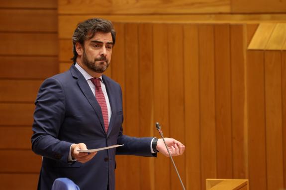 Imaxe da nova:A Xunta destaca a resposta rápida e urxente ao peche de Peinador cun transporte público por estrada alternativo ata o aeroporto de ...