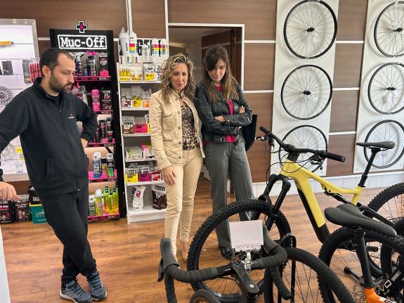 Imagen de la noticia:Martina Aneiros recuerda que la convocatoria de ayudas para la adquisición de bicicletas eléctricas de pedaleo asistido está...