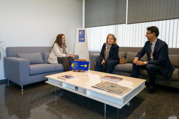 Imaxe da nova:Ana Ortiz recibe ao novo fiscal xefe da área de Vigo