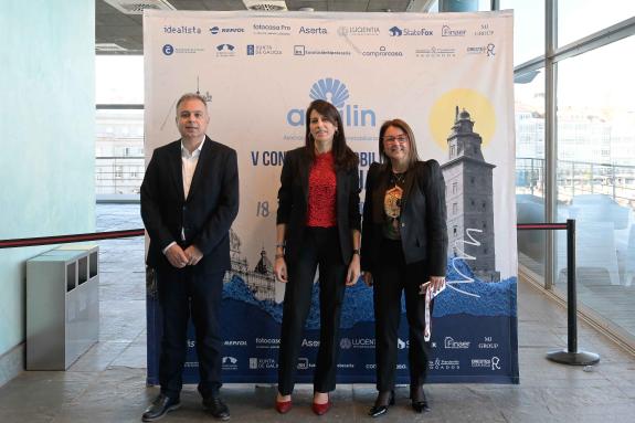 Imagen de la noticia:La Xunta señala como objetivo central y prioritario de la legislatura llegar a poner a la disposición de los ciudadanos 8.00...