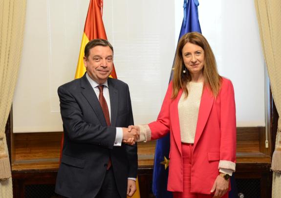 Imaxe da nova:A Xunta reitera ao Goberno as necesidades do sector agrogandeiro galego nun primeiro encontro bilateral da conselleira do Medio Rur...