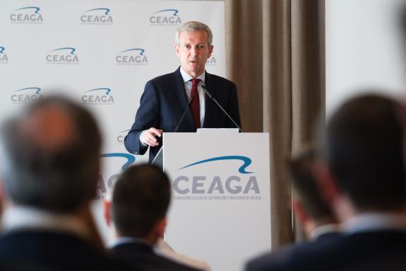 Imaxe da nova:Rueda compromete o apoio do Goberno galego ao sector da automoción para seguir aumentando a súa competitividade e a creación de emp...