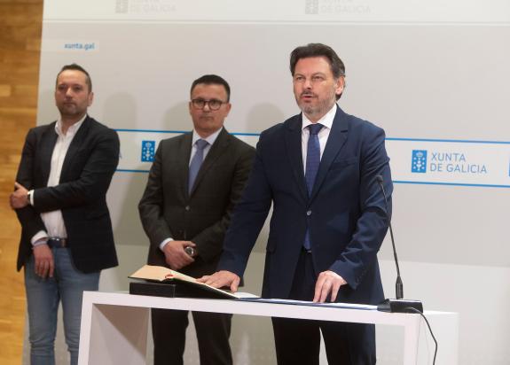 Imaxe da nova:Antonio Rodríguez Miranda toma posesión como secretario xeral de Emigración
