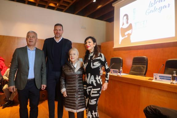 Imagen de la noticia:La X Jornada del Día das Letras Galegas le acerca la figura de Luisa Villalta al profesorado encargado de divulgar su obra e...