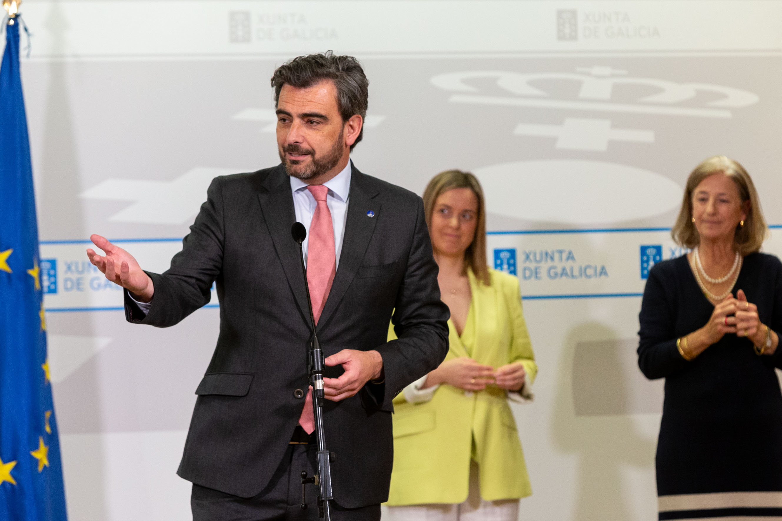 Imagen del artículo Diego Calvo asiste á toma de posesión de Sandra Vázquez como directora xeral de Relacións Institucionais e Parlamentarias