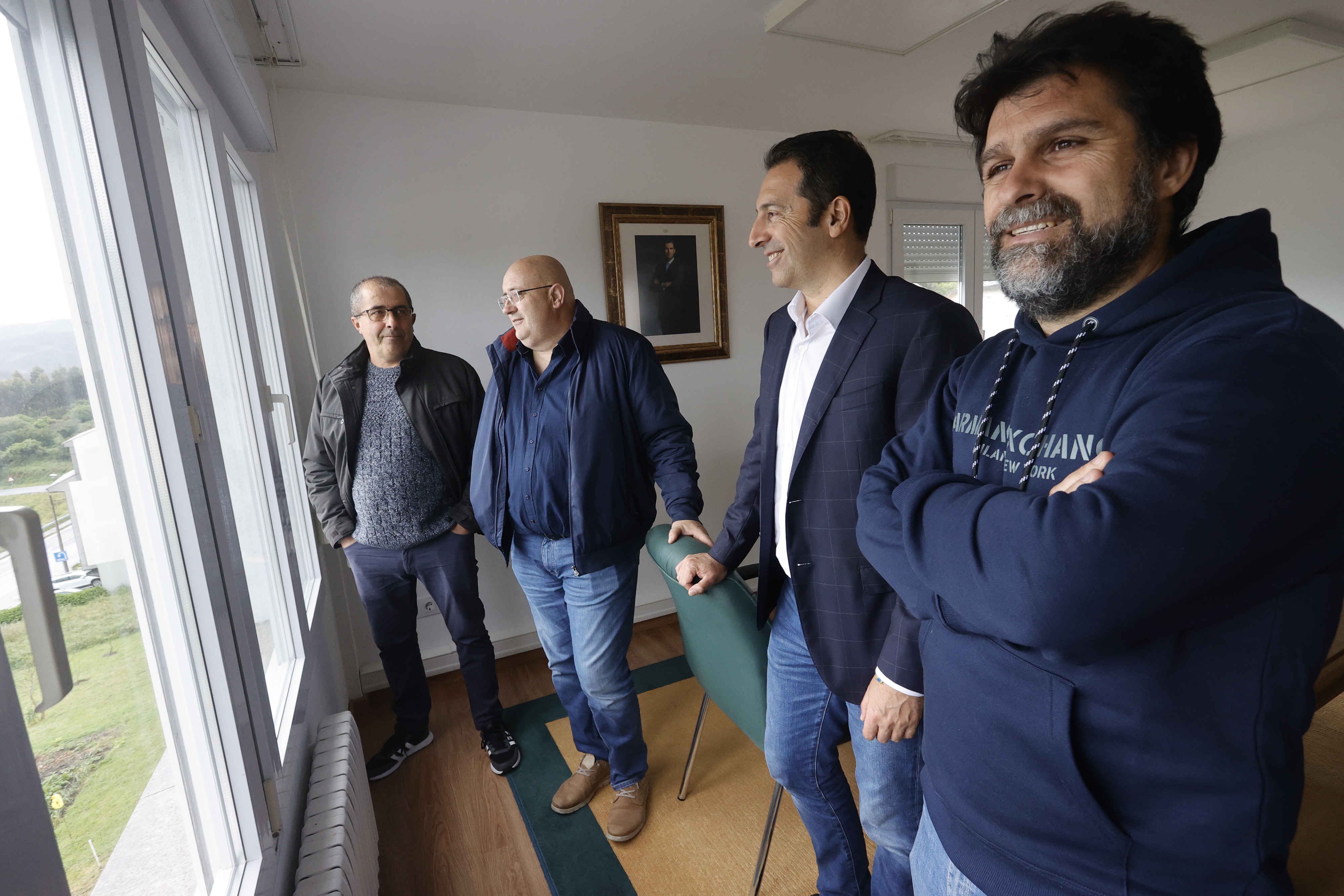 Imagen del artículo Alfonso Villares traslada ao alcalde de Mañón os avances na tramitación da reversión da caseta do Porto de Bares