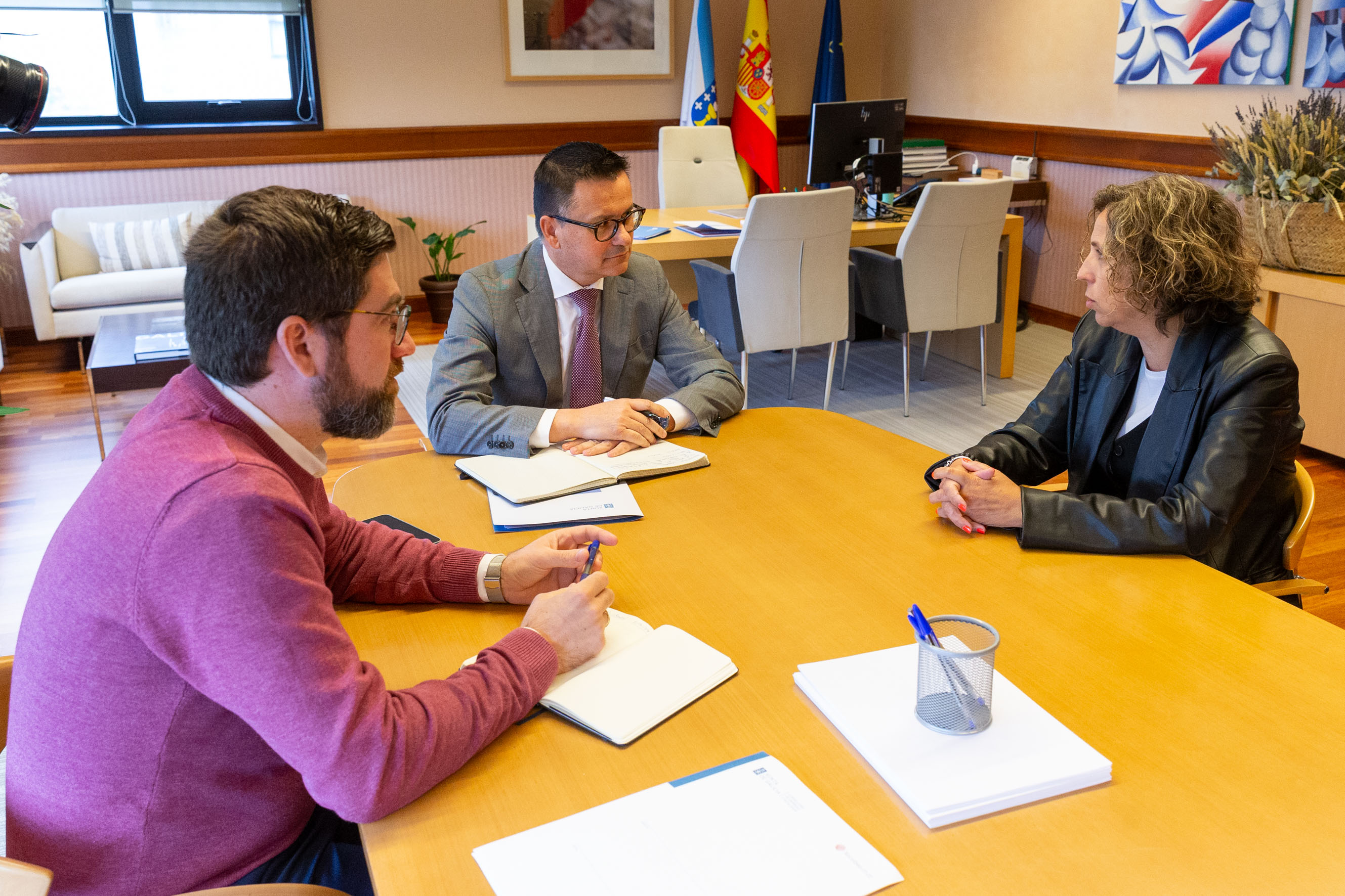 Image 0 of article O conselleiro de Emprego, Comercio e Emigración continúa co proceso de escoita activa e reúnese cos líderes sindicais de CCOO e CIG en Galicia