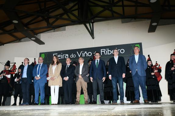 Imaxe da nova:A Xunta salienta a súa aposta pola promoción e a recuperación do territorio para poñer en valor o sector vitivinícola galego