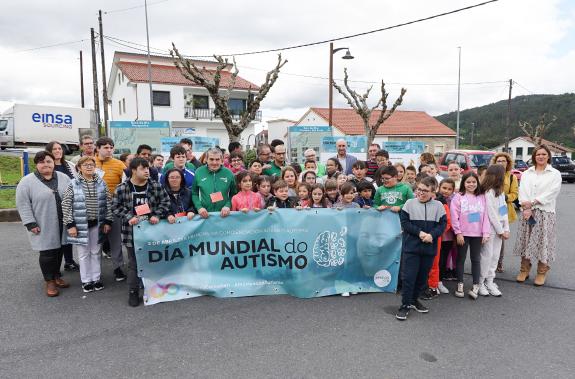 Imaxe da nova:A exposición de concienciación sobre o autismo da asociación Amicos chega ao Concello de Lousame