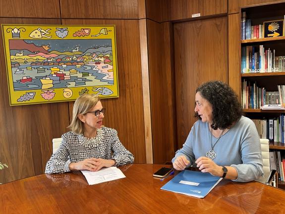 Imaxe da nova:Belén do Campo mantén un encontro coa directora xeral de Urbanismo, Encarnación Rivas, para analizar os retos que teñen por diante ...