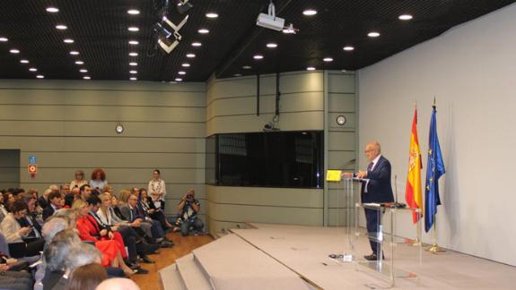 Imaxe da nova:O director da Casa de Galicia en Madrid, Javier Vázquez, participou na toma de posesión de Joaquín Merchán como presidente do Conse...