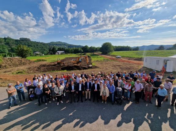 Imaxe da nova:La Xunta asiste al inicio de las obras de la nueva residencia y centro de día municipal de Carballedo, en Cerdedo-Cotobade